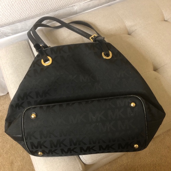 Michael Kors Tote - Picture 5 of 8